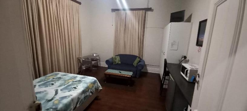 Glen Lilly Self Catering Apartment Parow Bagian luar foto