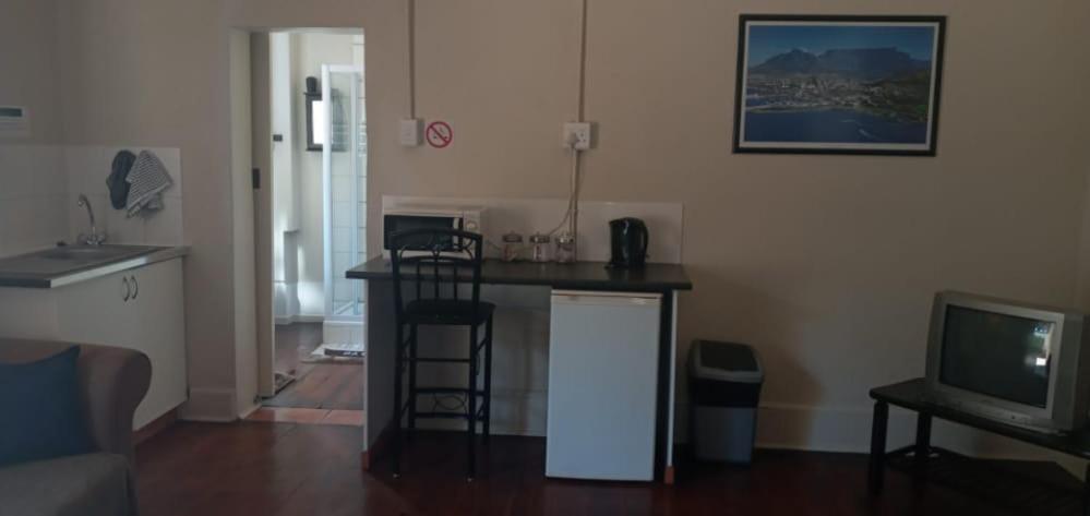 Glen Lilly Self Catering Apartment Parow Bagian luar foto