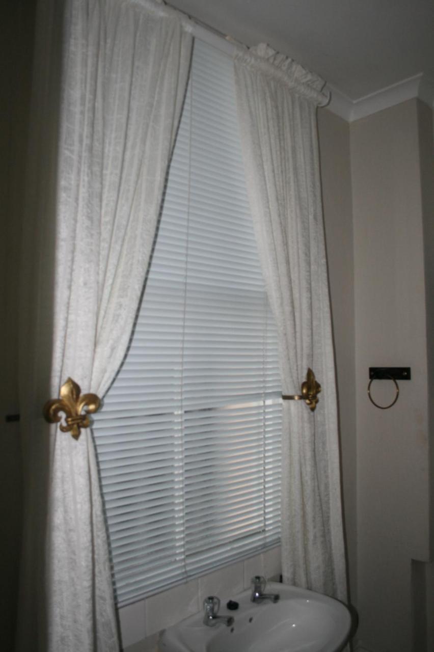 Glen Lilly Self Catering Apartment Parow Bagian luar foto